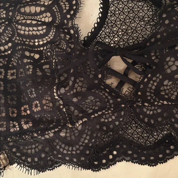 $44.50 NEW Victorias Secret Bralette Small Black NWT - Picture 3 of 6